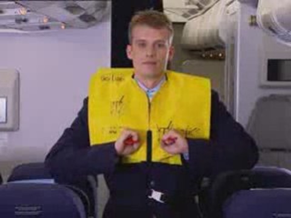 Démontrations de sécurité B747-400 CORSAIRFLY (safety video)