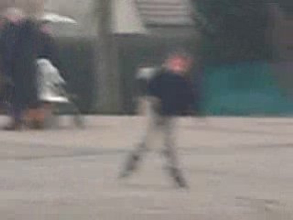 Tom fait du roller