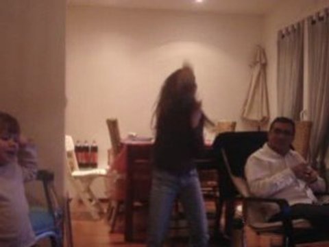 Eva danse la tektonik