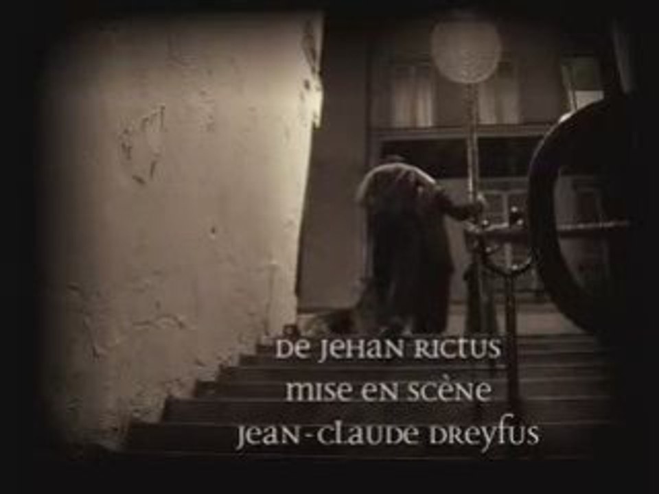 Jean Claude Dreyfus se prépare à entrer en scène...