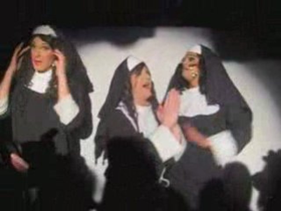 Sister drag act at irrenhouse