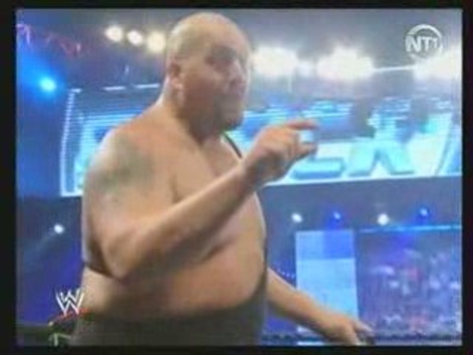 Catch undertaker & triple h vs edge & big show