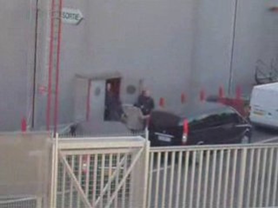 Lady Gaga Arrivée au Zenith de paris 08-02-09