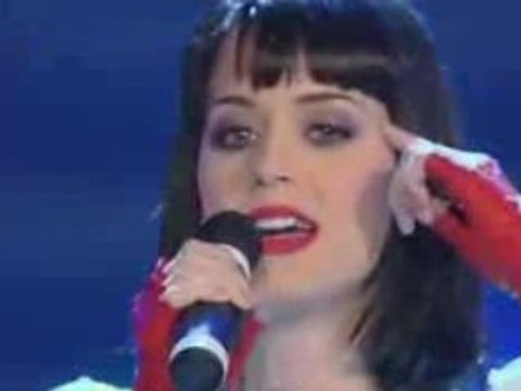 Katy Perry - Hot N Cold (Live @ San Remo Festival 2009)