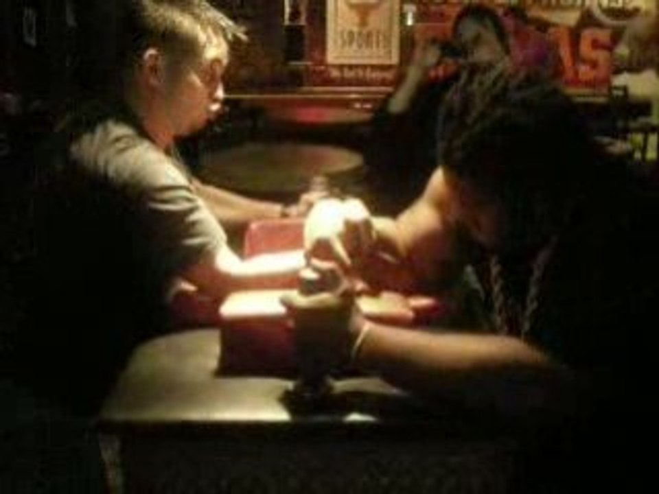 Arm Wresting Longhorn