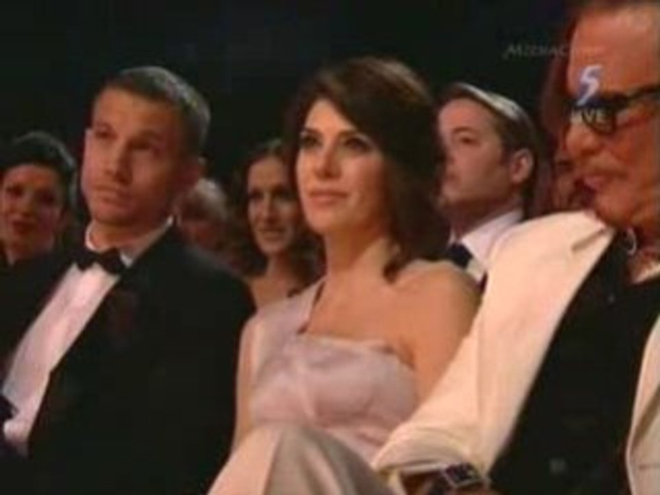 PENELOPE CRUZ WINS BEST SUPPORTING ACTRESS AT OSCARS 2009