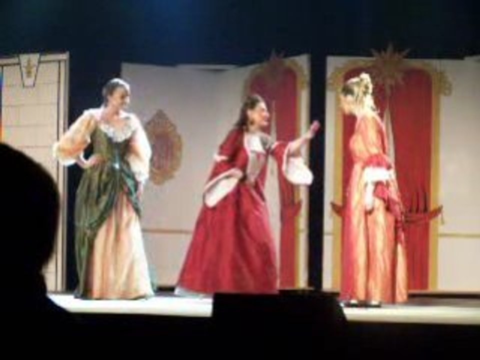 roi soleil... scène de théâtre....