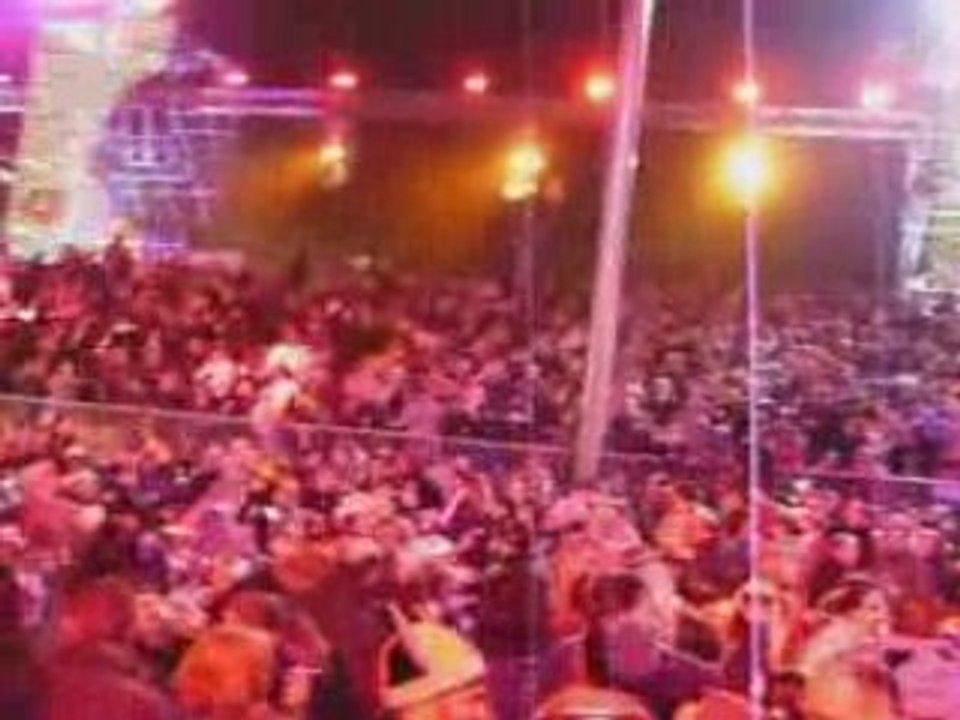 Carnaval de Nice 2009! Arrivée du Roi place Massena