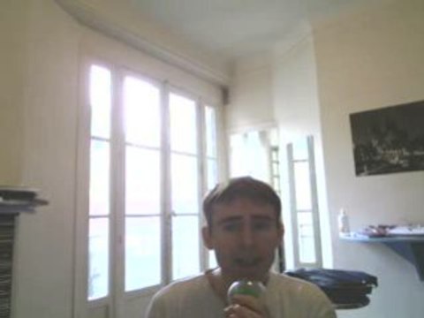 Wiwi égratigne It's not right but it's okay