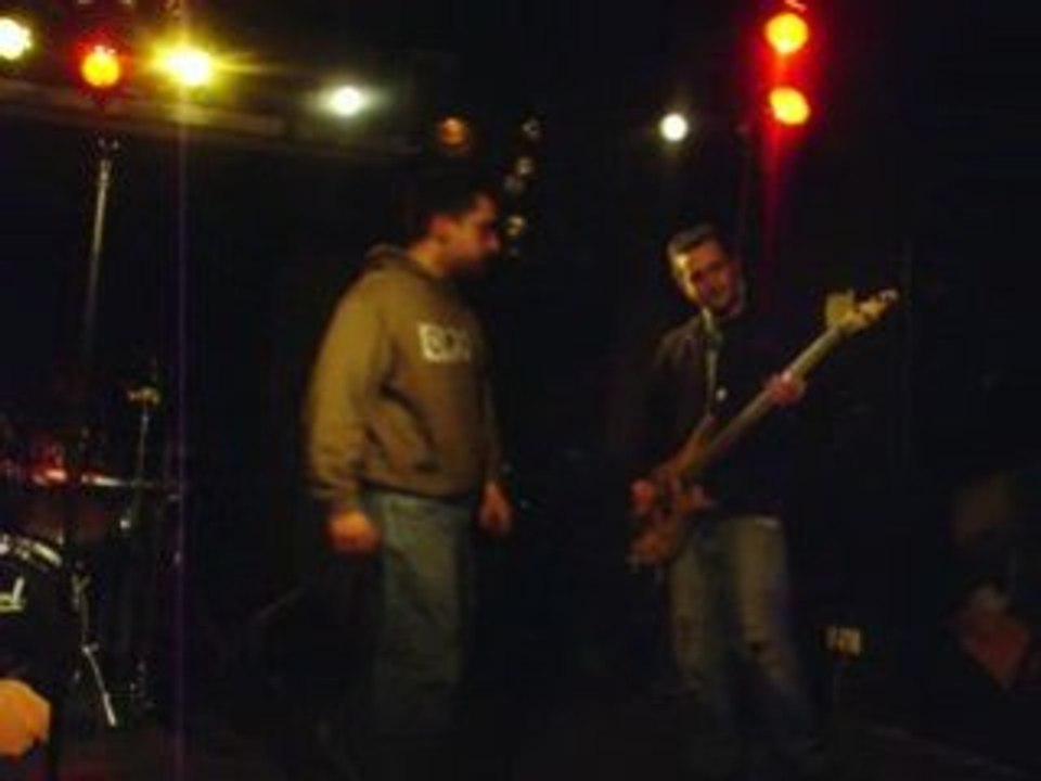 O.P.A-Ordures Publik Anarchy:L'oeil policier