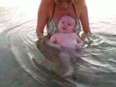 1er bain mer maman