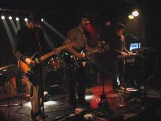 Tokyo/overtones (L'Oreille Qui Traine)