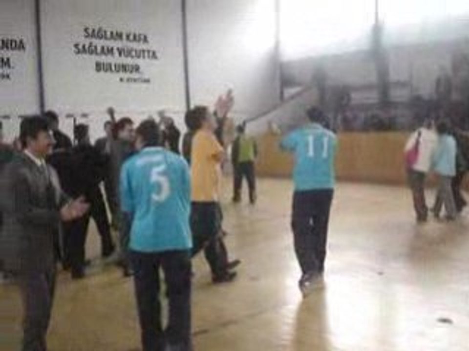 Sampiyonlugu Boyle Kutladilar ! Dursunbeyim.com