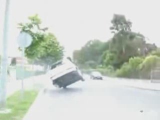 Drift qui finit mal pour la voiture