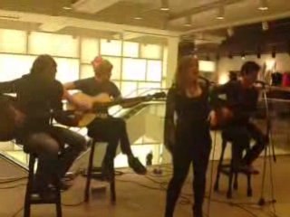 Kelly Clarkson at H&M