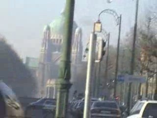 le bec ou canestre 30 12 08  bruxelles tete en l'air le mac