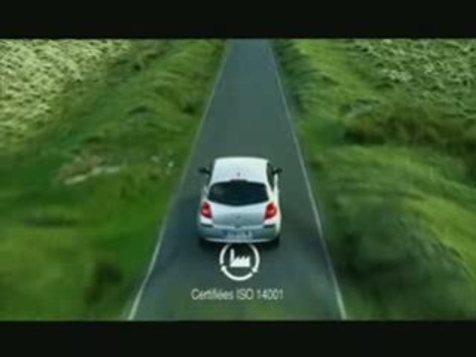 PUB_RENAULT_ECO2_AVEC_ELLEN_MAC_ARTHUR