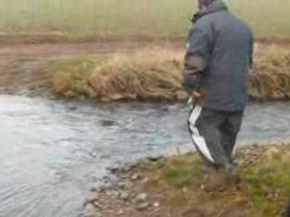 Aldo se jette à l'eau pour Birdy, son grand amour