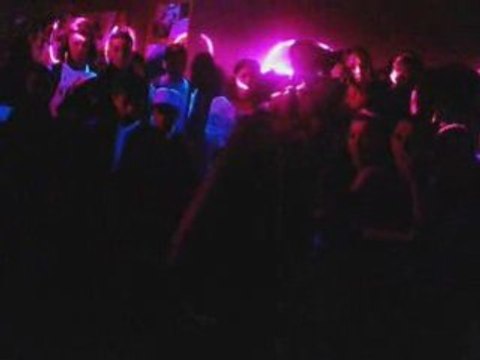 YIWA VS BABY G battle krump battle-dance-limoges.skyblog.com