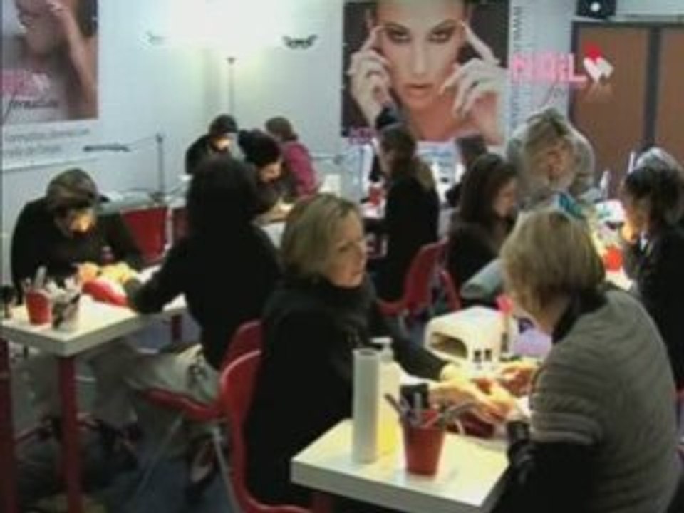 Clip NAIL Formation Paris école de la beauté de l'ongle