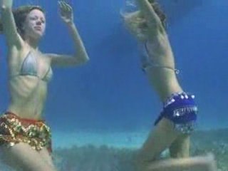 Danza del ventre subacquea