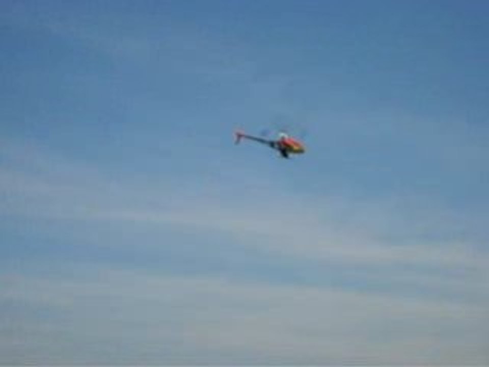 SJM 430 CF, vol de face