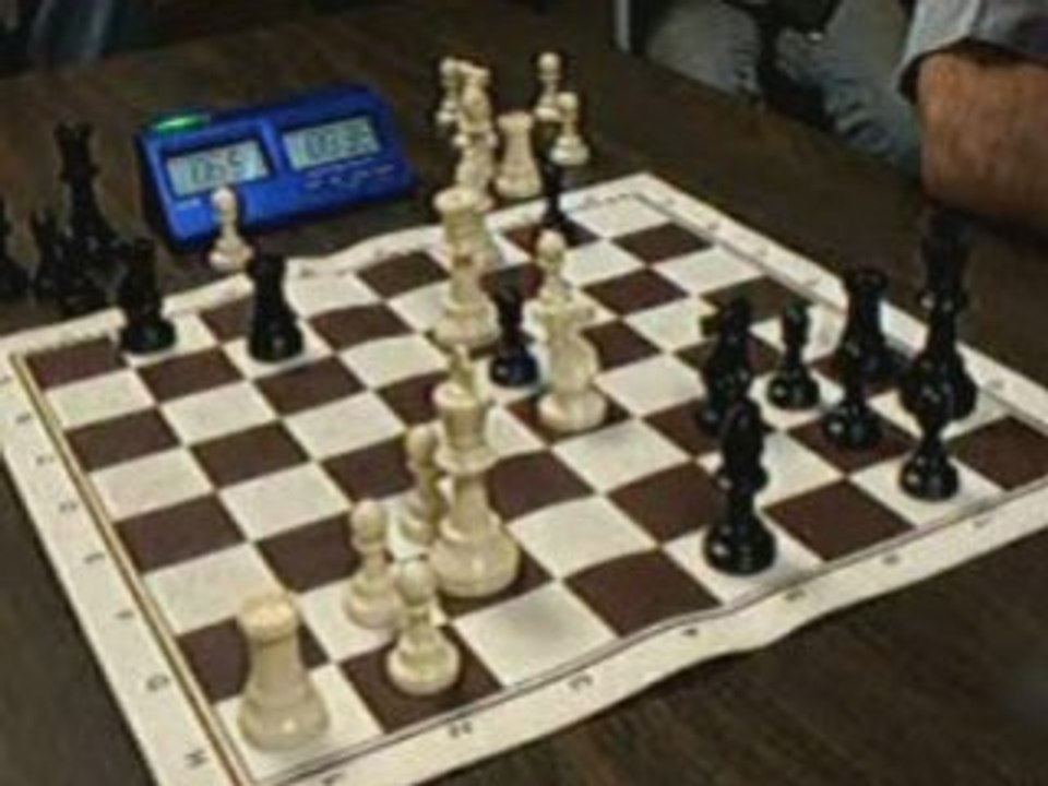 ECHECS : JULIEN 0 VS 1 STEPH (TOP 14 2009)