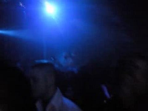 Dj TNT aux platines au sound fatory 25/02/09_2