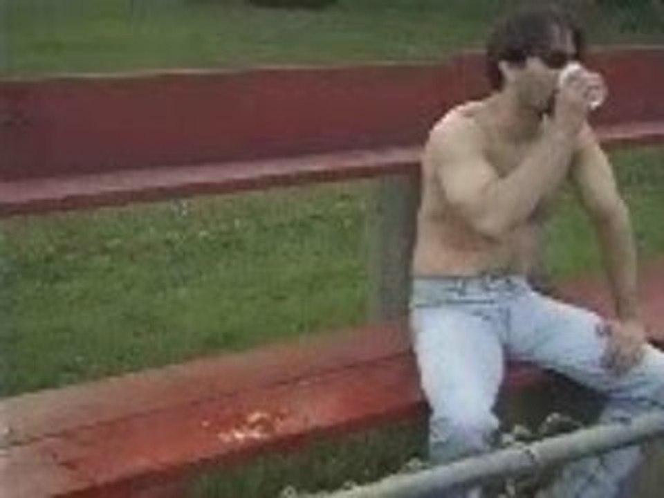 Jouer au baseball avec une balle de ping pong !