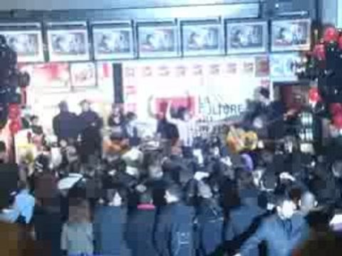 Superbus 13.02.09 (Showcase) - Jenn =)