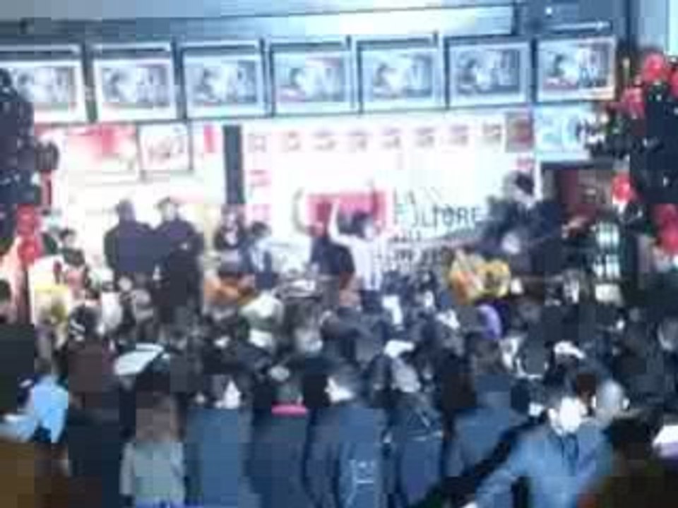 Superbus 13.02.09 (Showcase) - Jenn =)