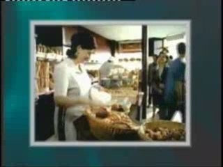 PUB MAIF asssureur militant (Brigitte Virtudes/boulangère)