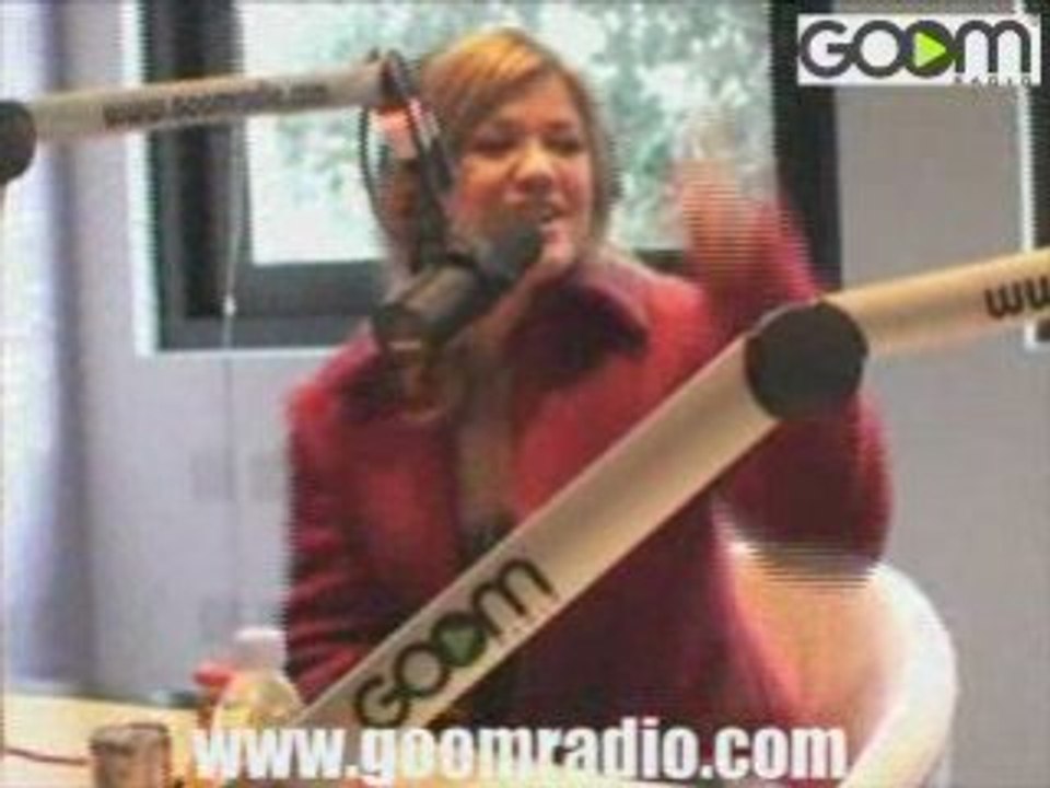 Kelly Clarkson Interview Exclusive GOOM!