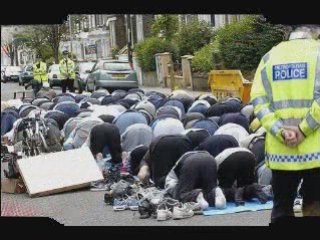 لااله الا الله ...il n'y a de dieu que Allah,