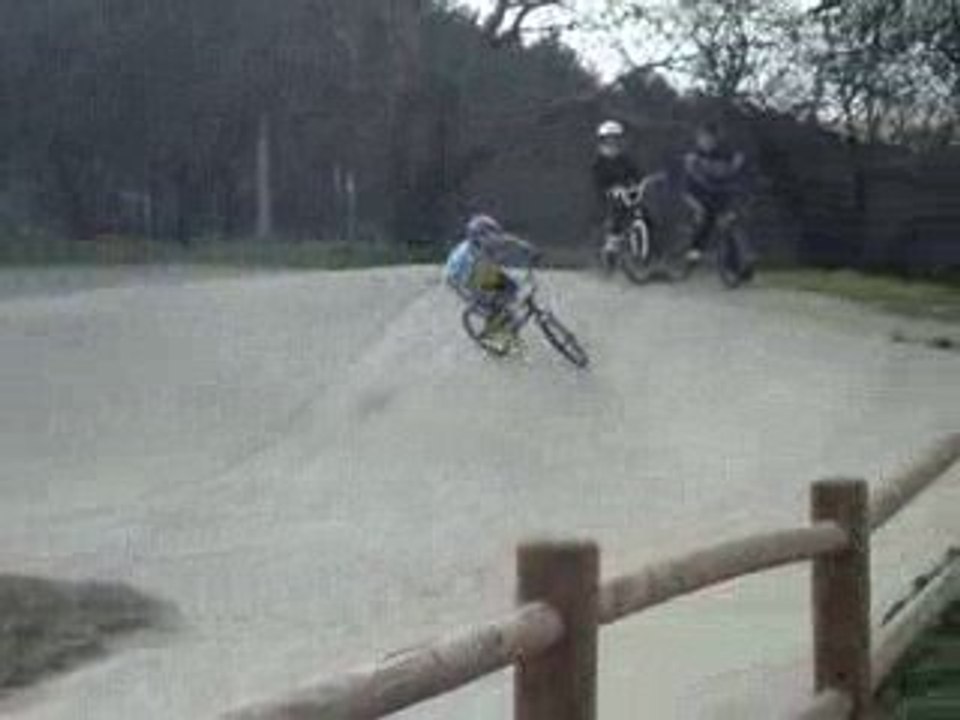 bmx race au pennes