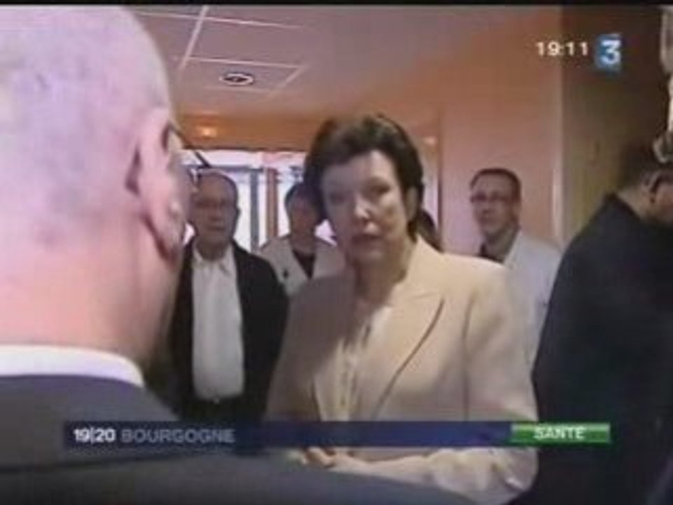 Visite surprise de R. Bachelot à Auxerre à l'hôpital psy
