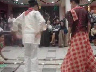 La dance TINIKLING