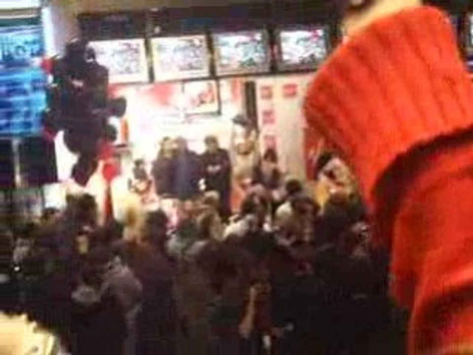 Superbus 13.02.09 (Showcase) - Radio Song