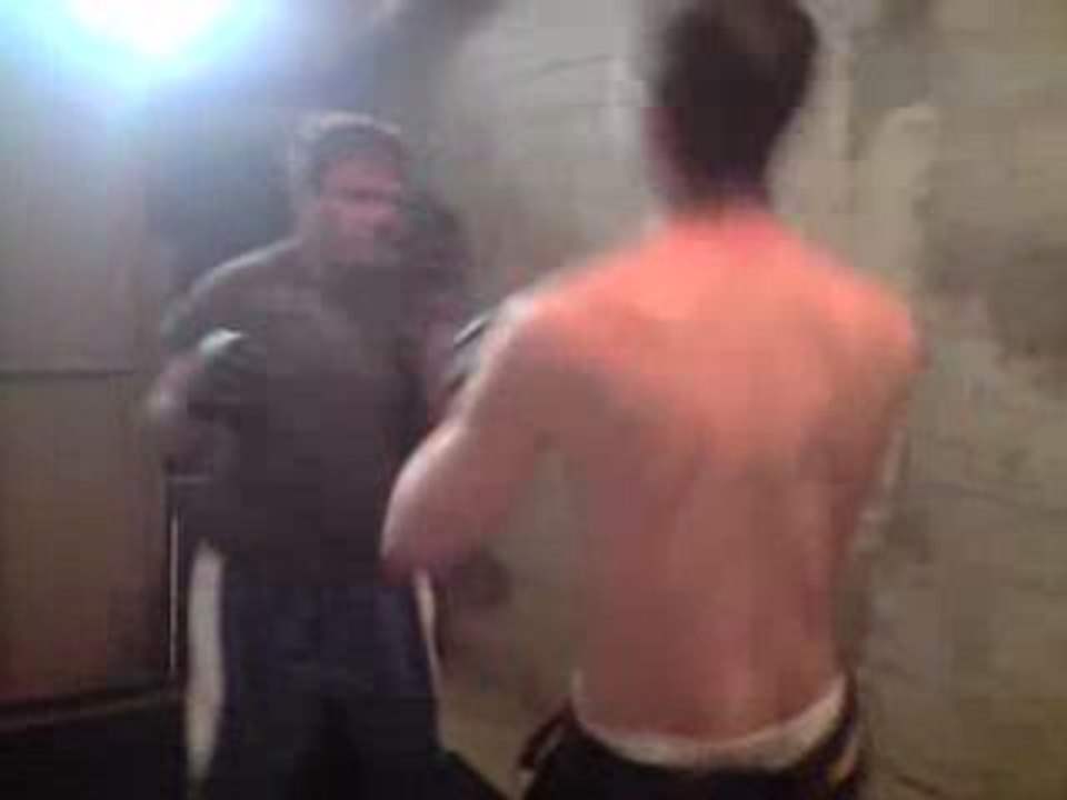 Les porquoi eux!!flo vs le mur