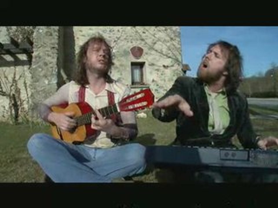 Bienvenue Chez les Chiants (La Chanson du Dimanche S04E09)