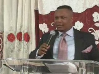 J'ai ordone au corbeaux ../Pastor David Ntumba.