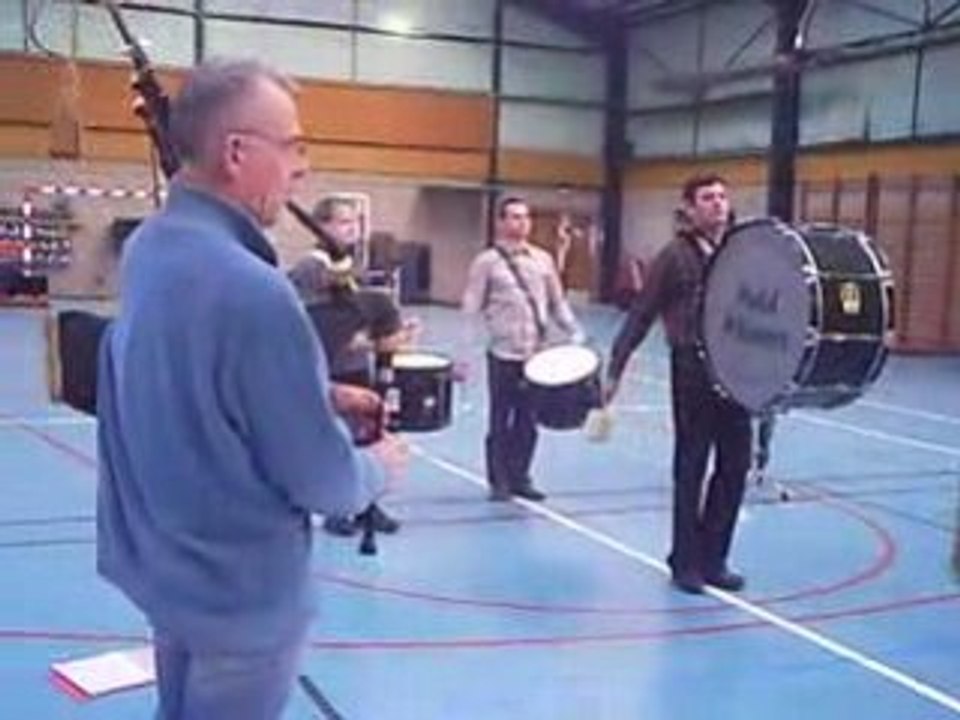 auld alliance normandie pipe band