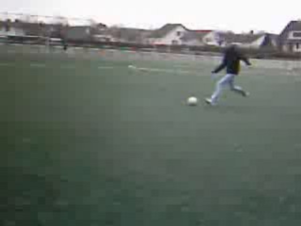 reims a carno foot but de cedric sur coup franc