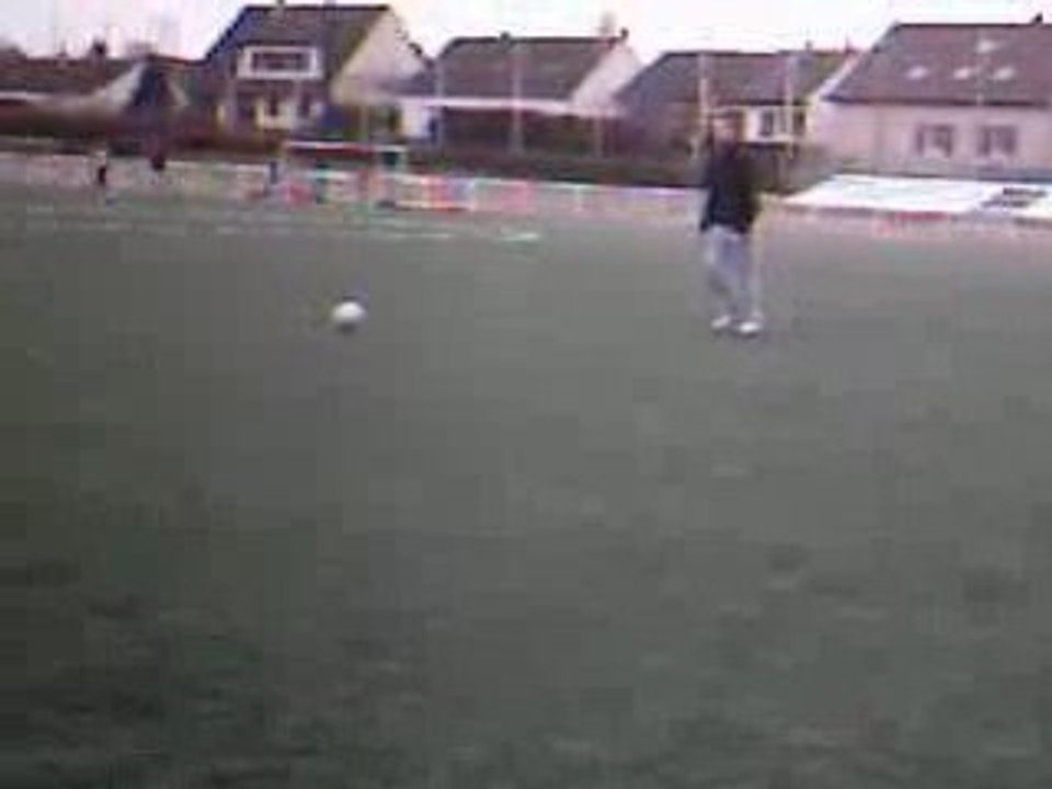 reims a carno foot coup franc cedric en pleine lucarne