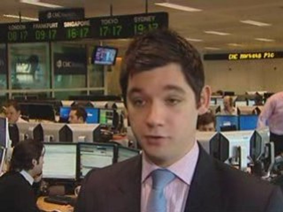 No HSBC bonuses as profits tumble