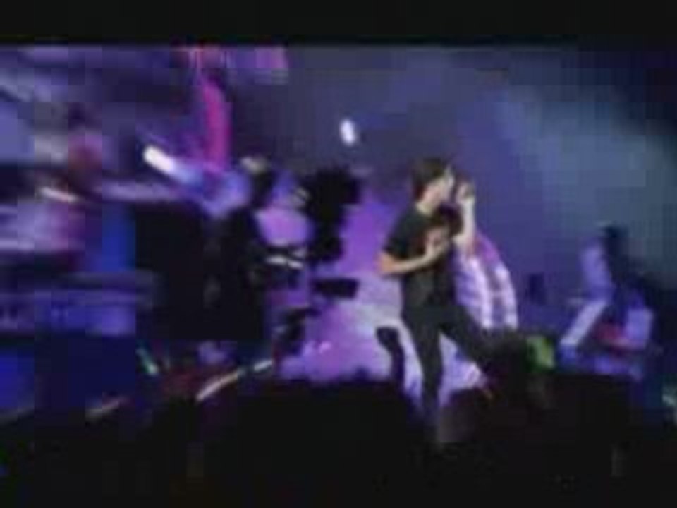 Jonas Brothers beaten to number one