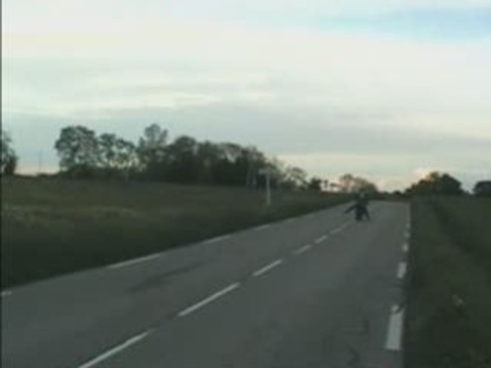 Moto R6 weeling