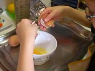 Alvin et Orlane font des muffins au chocolat