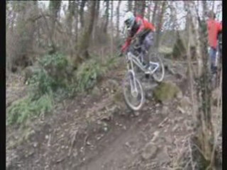 Brouilly 2009 01 00 video