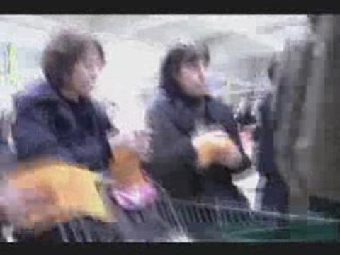 Grignotage à Auchan Amiens 28 février NPA